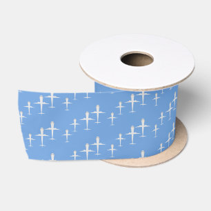 Vliegtuig op blauw gepersonaliseerd satijnen lint