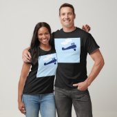 Vliegtuig op gewone pastelblauwe achtergrond. t-shirt (Unisex)