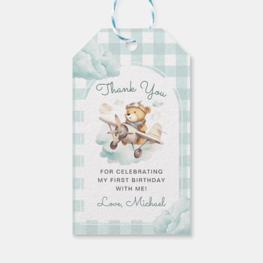 Vliegtuig Teddy Bear Pastel Gingham 1e verjaardag Cadeaulabel (Achterkant)