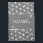 Vliegtuig van het witte-vliegveld Funky Pilot Theedoek<br><div class="desc">Schimmelige en stijlvolle witte vliegtuigen / vliegtuigen / vliegtuigpatroonpiloot die keukenhanddoek vliegt voor de luchtvaart, om uw collectie thuis/kantoor/bedrijfsdecor aan te vullen. Een cool cadeau/cadeauidee voor iedereen die van aangepast design houdt, unieke artikelen, positieve beelden, luchtvaart, vliegen, lucht, vliegtuigen, vliegtuigen, piloten, luchtverkeersthema, enz. Baby shower, verjaardag, etc. Jongen, meisje, vlieg,...</div>