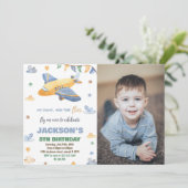 Vliegtuig Verjaardag Uitnodigingen Geel Grijs W Fo (Staand voorkant)