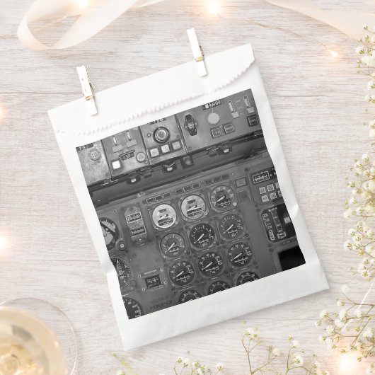 Vliegtuigen met piloot die vliegen met cockpitpilo bedankzakje (Geknipt)