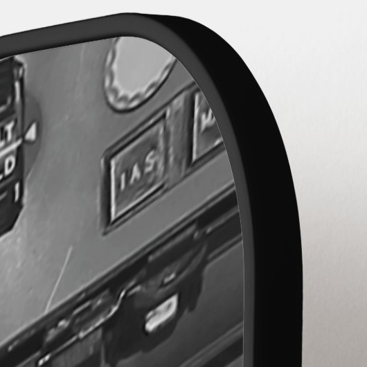 Vliegtuigen met piloot die vliegen met cockpitpilo pickleball paddle (Links Detail)