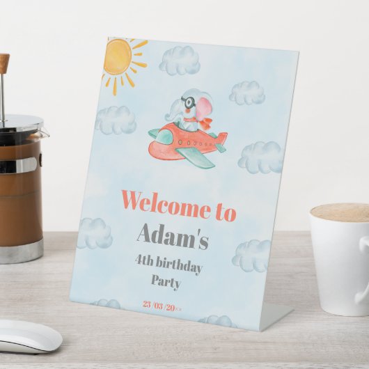 Vliegtuigolifantenpiloot: Pedestal Sign Reclamebord Met Voetstuk (Insitu)