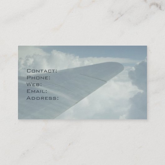 Vliegtuigvliegtuig met piloot in wolken boven vlie visitekaartje (Achterkant)