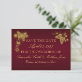 Vlinder bordeauxrood gouden huwelijksreactie save the date (Staand voorkant)