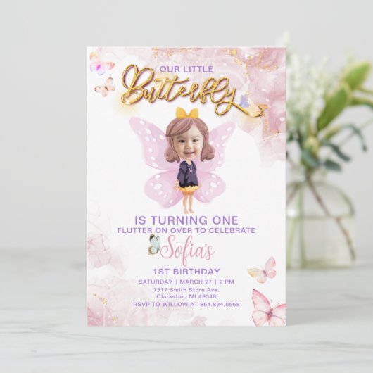 Vlinder eerste verjaardag meisje 1e uitnodiging (Staand voorkant)