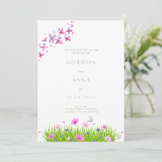 Vlinder en bloemen bruiloft uitnodigingen (Staand voorkant)