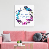 Vlinder en bloemen krans en citaat canvas afdruk (Insitu (Woonkamer))