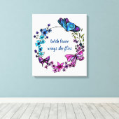 Vlinder en bloemen krans en citaat canvas afdruk (Insitu (Houten vloer))