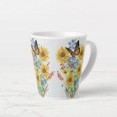 Vlinder en Gele Bloemen Latte Mok (Rechterhoek)
