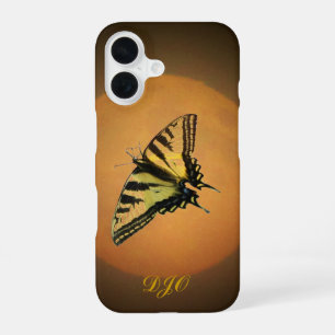 Vlinder en nevelige maan iPhone 16 hoesje