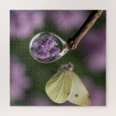 Vlinder- en Seringbloemreflectie in Regendruppel Legpuzzel (Horizontaal)