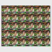 Vlinder op bloem gepersonaliseerde verjaardag cadeaupapier (Vlak)