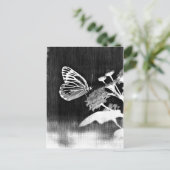 vlinder op bloem - zwart en wit briefkaart (Staand voorkant)