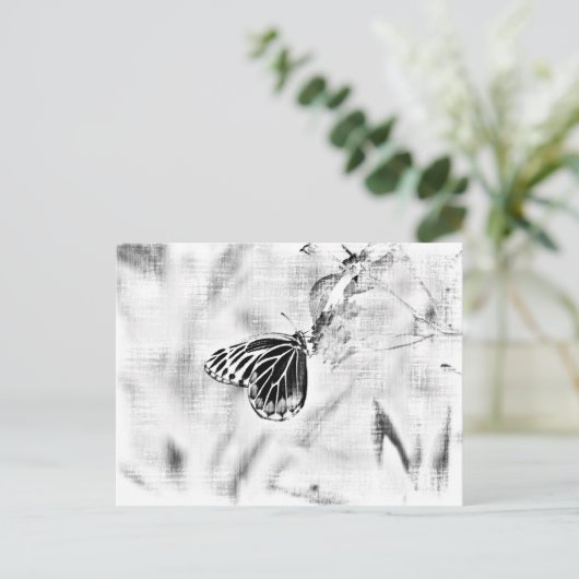  vlinder op bloem - zwart en wit briefkaart (Staand voorkant)