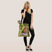 Vlinder op Wildflower, met Vers (Johannes 8:32) Tote Bag (Op model)