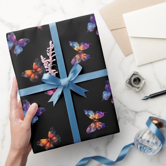 Vlinder sterrenstelsel zwart cadeaupapier (Geschenken)
