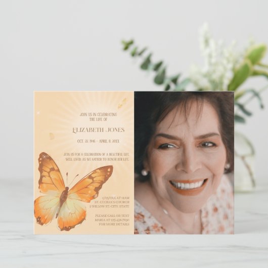 Vlinder viering van het leven met foto begrafenis kaart (Staand voorkant)