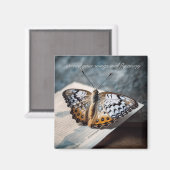 Vlinder zittend op open boek magneet (Voorkant / Achterkant)