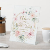 Vlinderadvies en goed wensen tekenen reclamebord met voetstuk (Insitu)