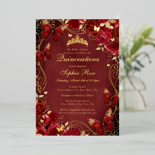 Vlinderbloem Royal Red Quinceanera Folie Uitnodiging (Staand Voorkant)