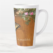 Vlinderfoto en bloemen latte mok (Rechts)