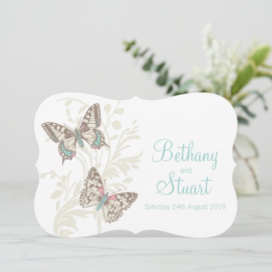 Vlinders aqua blauwgroen crème bruiloft uitnodigin kaart (Staand voorkant)