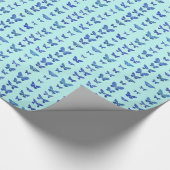 Vlinders, blauwe, lichte turquoise achtergrond cadeaupapier (Hoek)