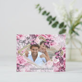 Vlinders en bloemen in verschillende tinten roze aankondigingskaart (Staand voorkant)