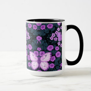 Vlinders en bloemen symmetrie, violet en blauw mok