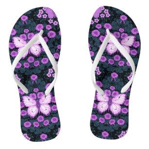 Vlinders en bloemen symmetrie, violet en blauw teenslippers