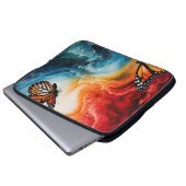 Vlinders in een kleurrijk storm. laptop sleeve (Voorkant onderkant)