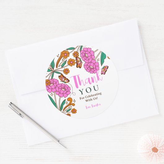 Vlinders Liefhebbers Roze Bloemrijke Script Bruid Ronde Sticker (Envelop)
