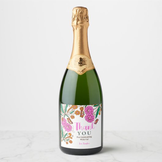 Vlinders Liefhebbers Roze Bloemrijke Script Bruid Sparkling Wijnetiket (Voorkant)