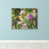 Vlinders op bloemen foto enkele print (Insitu (Houten vloer))