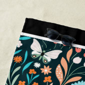 Vlinders Patroon Aangepaste Naam Monogram Strandlaken (In situ)