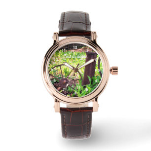 Vloeibaar mosterd en pomp op maat horloge