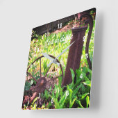 Vloeibaar mosterd en pomp op maat vierkante klok (Hoek)