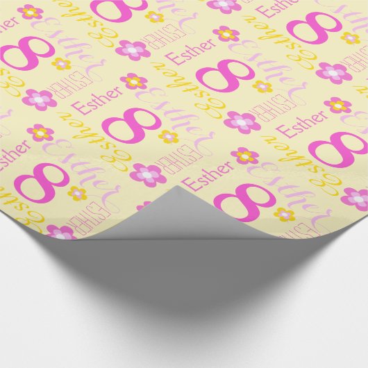 Vloeiend gepersonaliseerd Esther 8-jarig verjaarda Cadeaupapier (Hoek)