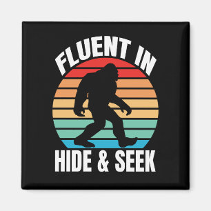 Vloeiend in Verstoppertje Spelen Grappige Bigfoot Magneet