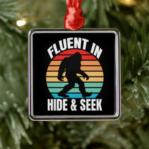 Vloeiend in Verstoppertje Spelen Grappige Bigfoot Metalen Ornament