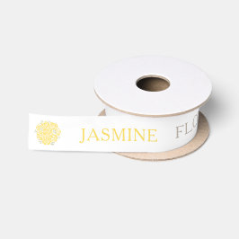Vloeiend meisje, aangepaste naam grafische gele ro satijnen lint