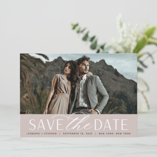 Vloeiend script | Horizontaal fotohuwelijk Save The Date (Staand voorkant)