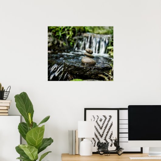 Vloeiende Rocks met waterval Poster (Thuiskantoor)