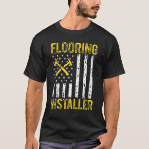Vloerinstallatie van de drijvende-kommer van de in t-shirt