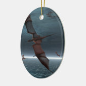 Vlucht van rode dragons over het Zee Keramisch Ornament (Links)