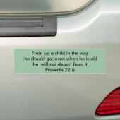 Voed een kind op - Schriftuur bumpersticker (Op auto)