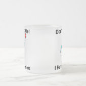 Voed me niet aan dat ik allergieën heb matglas koffiemok (Center)