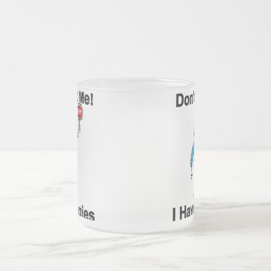 Voed me niet aan dat ik allergieën heb matglas koffiemok (Center)